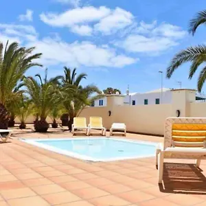 Riviera Park 7a - Air Con- Wi-fi- Uk Channels- 5 Minutes Walking From The Sea Tías